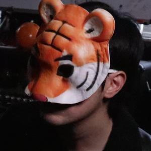 男男少年乖h调教跪趴
